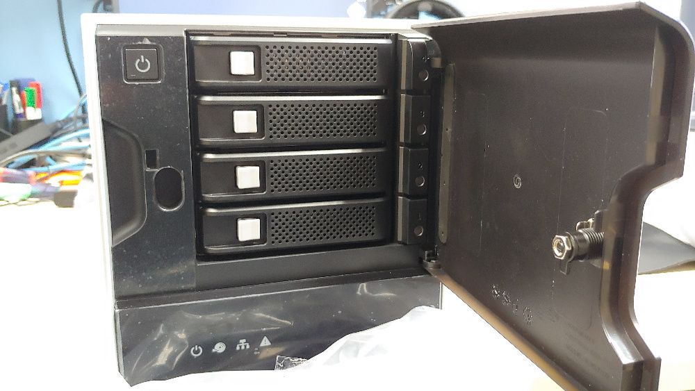 Bosch Divar 3000 / Inregistrator video IP 32 canale / Nou