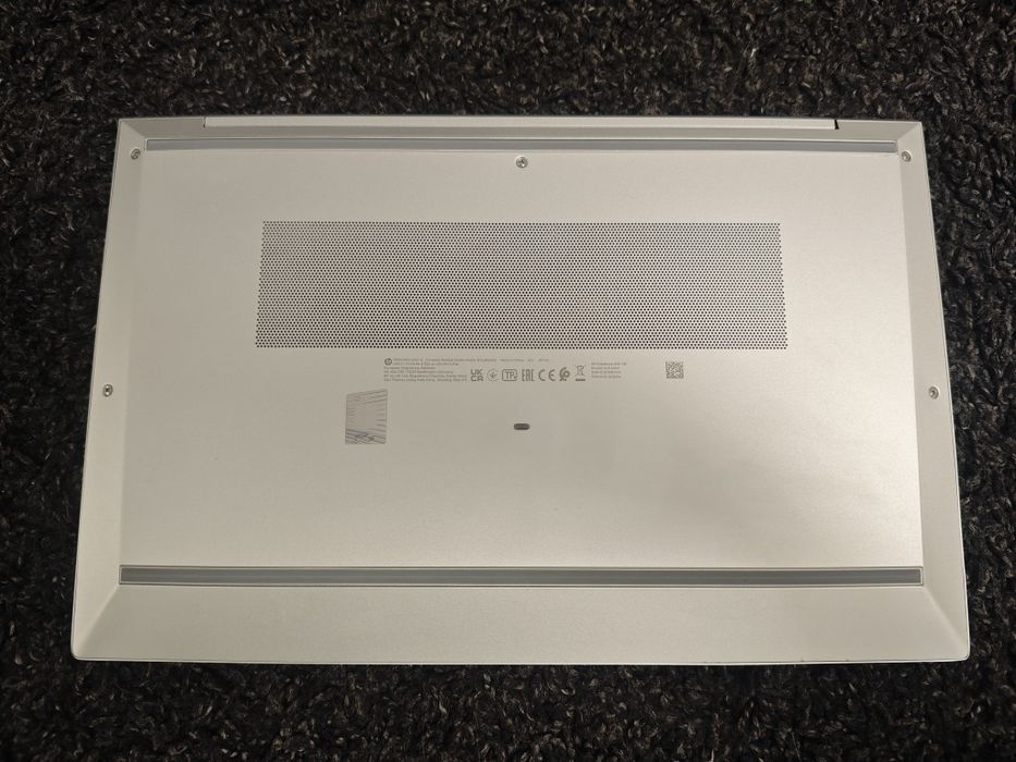 Laptop HP elitebook 15.6" cpu ryzen 5 pro 5650u RAM 8gb ssd 256gb