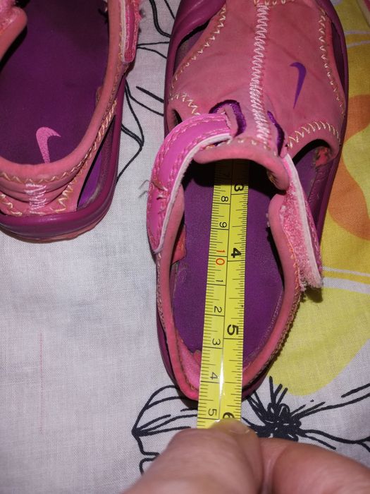 Сандали за момиче 24 номер.