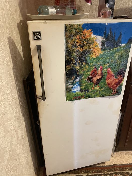 Продаю Холодильник б/у рабочий СССР