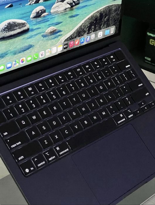 Макбук M4 | 16/256Gb | 100% Акб - 25 циклов