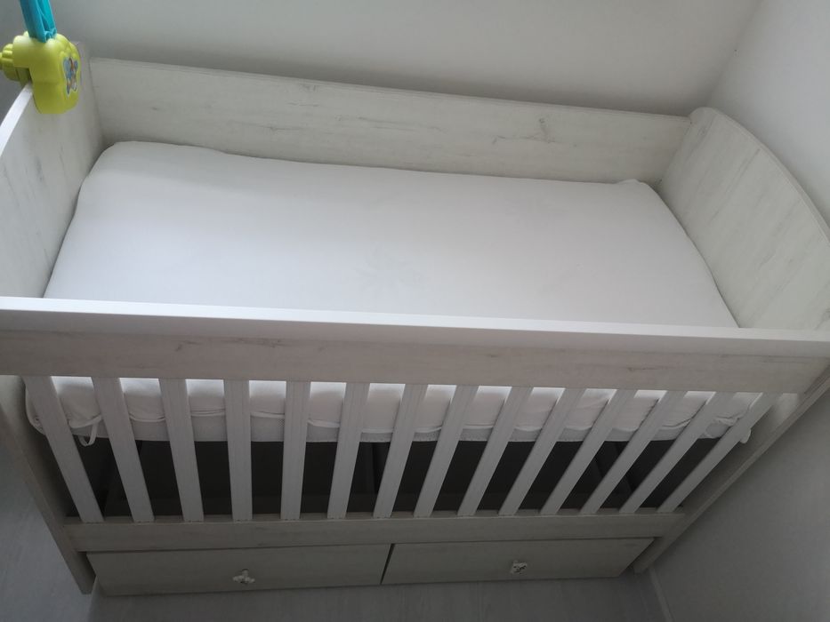 Дървена кошара с обиколници