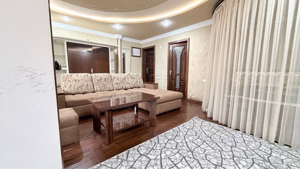 ПРОДАЕТСЯ 1в2/4/4 на: Ц-1 Мирзо-Улугбекский район