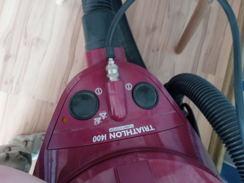 Продаю моющий пылесос