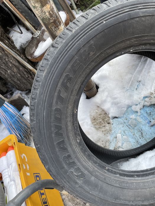 Продам шины комплект