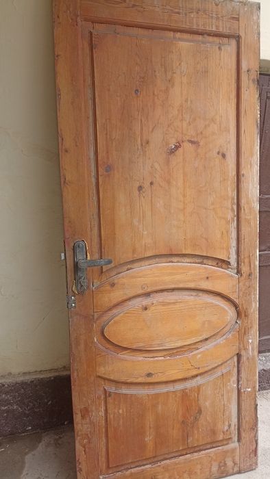 Дверь деревянная без косяк