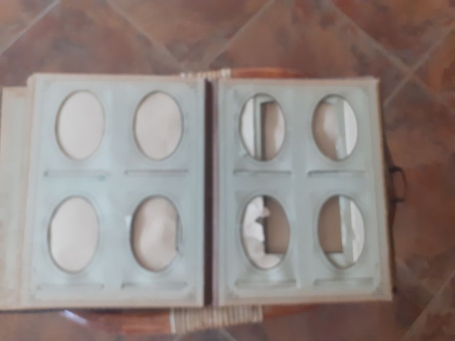 Старинен кожен албум с метална закопчалка и орнаменти , ок. 1900 г.