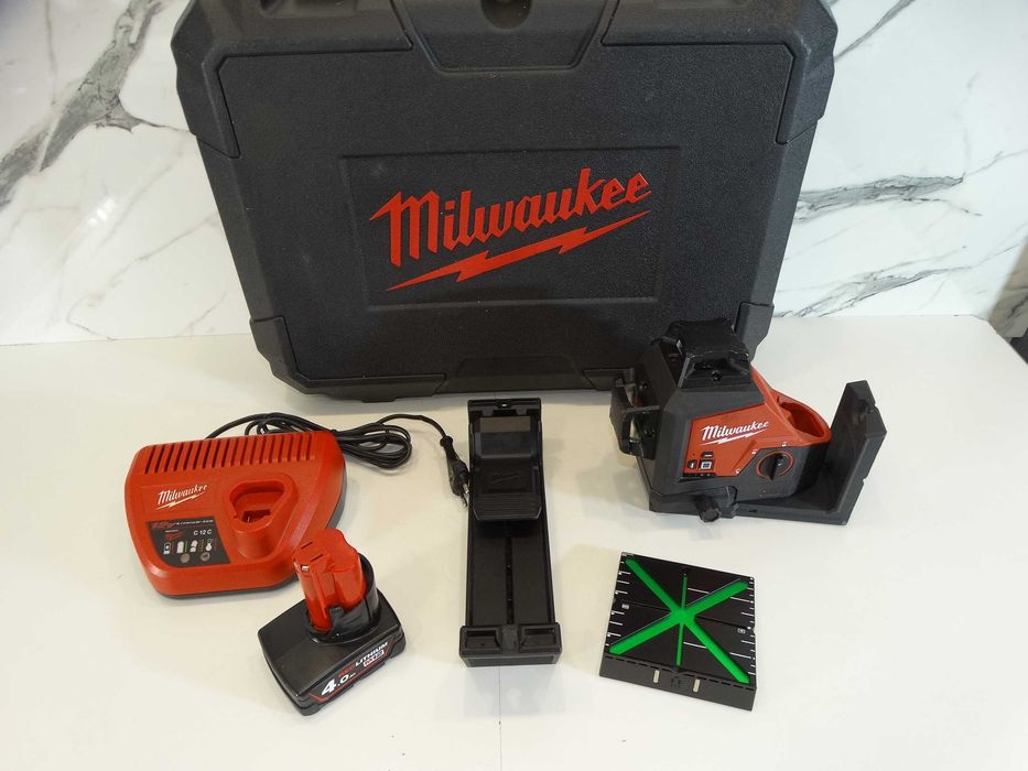 Резервиран - Milwaukee M12 3PL - 3D зелен лазерен нивелир