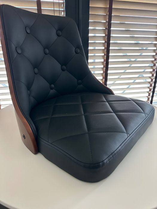 Седалка за бар стол Бостън + болтове и ключ