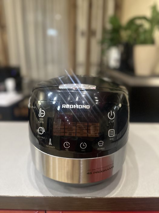 Мультиварка Redmond