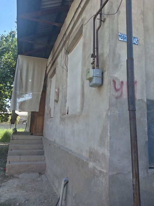 Uy sotiladi yangi yoldan 10 sotix