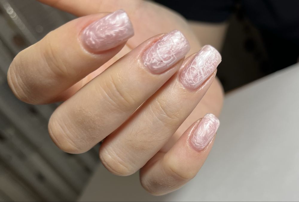 Маникюр и педикюр