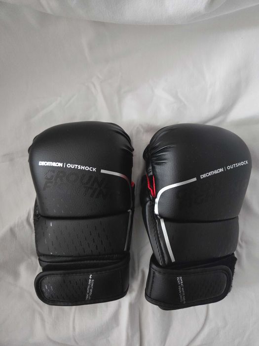 Manusi pentru sporturi de contact