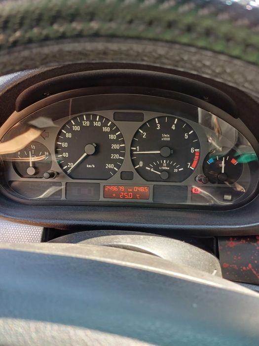 Vând BMW e46.318.motor 1.9. Benzină.1500€ Ușor negociabil