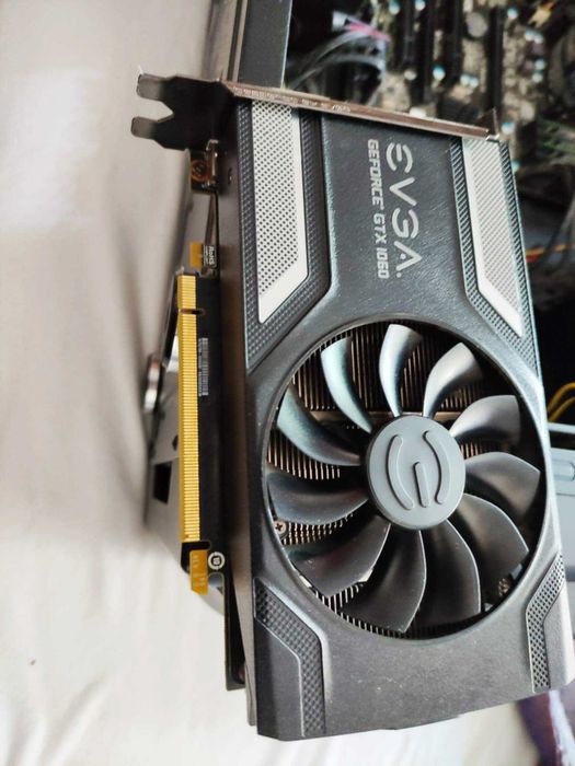 EVGA GeForce GTX 1060 Gaming 3GB GDDR5 192-bit, perfecta