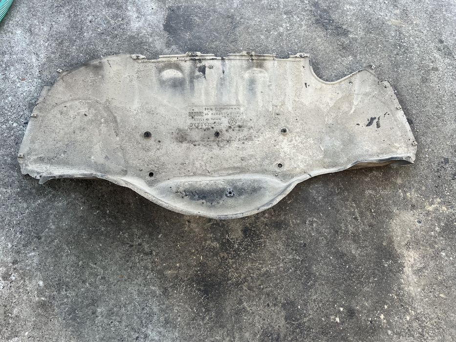 Scut capitonaj material roata rezerva passat b8