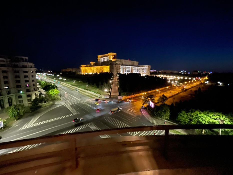 PALATUL PARLAMENTULUI proprietar de inchiriat 2 camere Libertatii