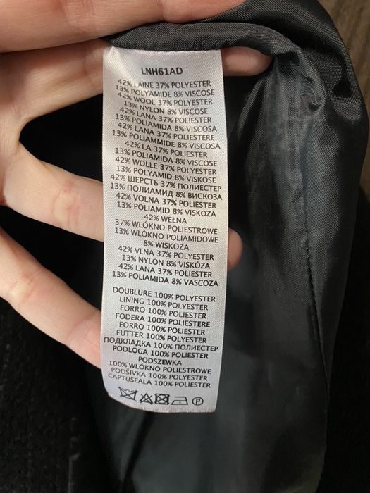 Палто с вълна в черен цвят