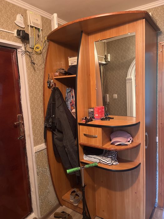 Шкаф прихожей коричневого цвета