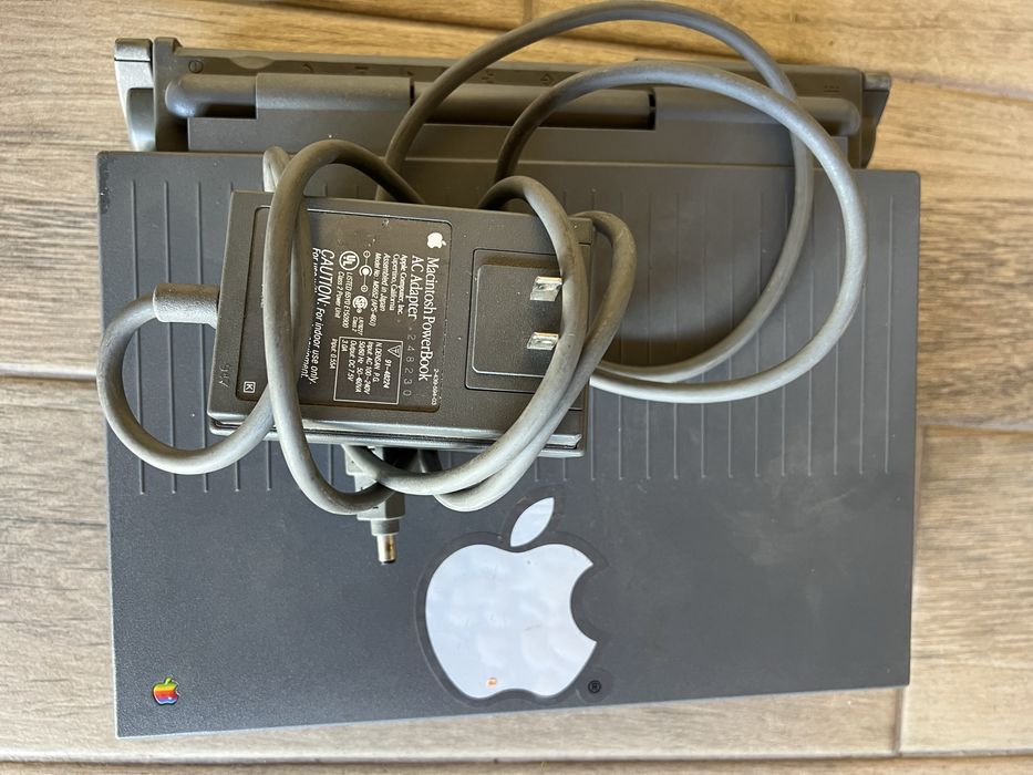 macintosh powerbook 140, cu incarcator