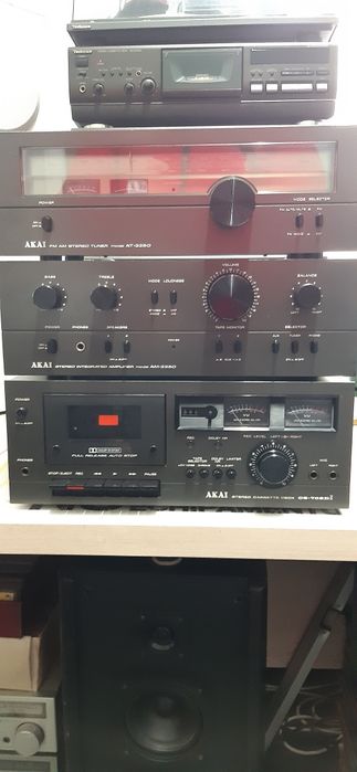 Vând linie audio Akai