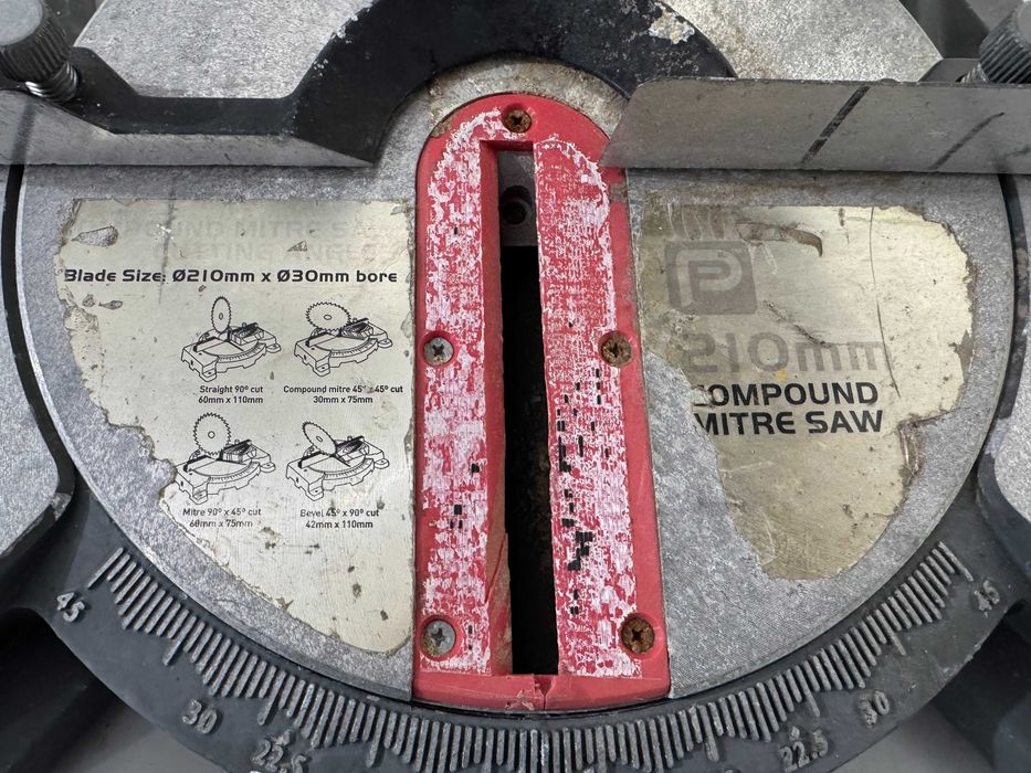 Циркуляр пендула - Pro  1200W / 210mm