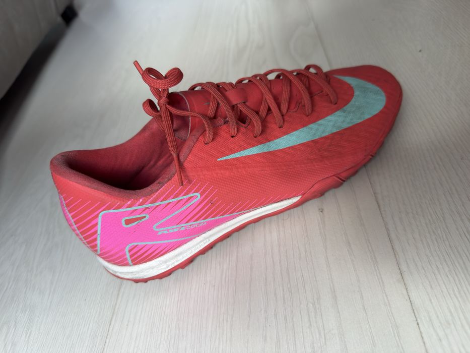Футболни Обувки : Nike Mercurial Vapor 16 Academy TF