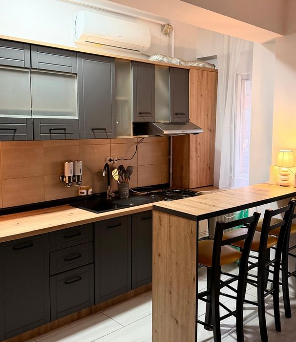 Inchiriez garsoniera ,apartament Militari Residence. Str. Tineretului