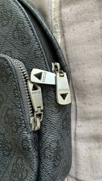 Мъжка чанта Guess