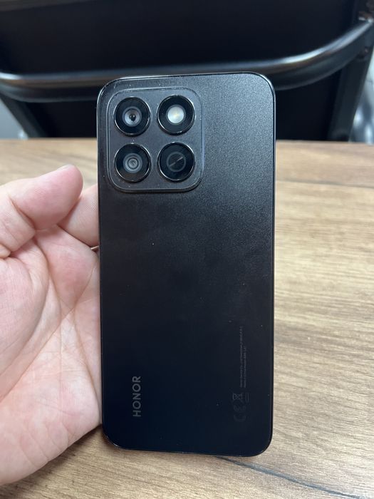 Honor x8 c  8+8 ram 256 gb