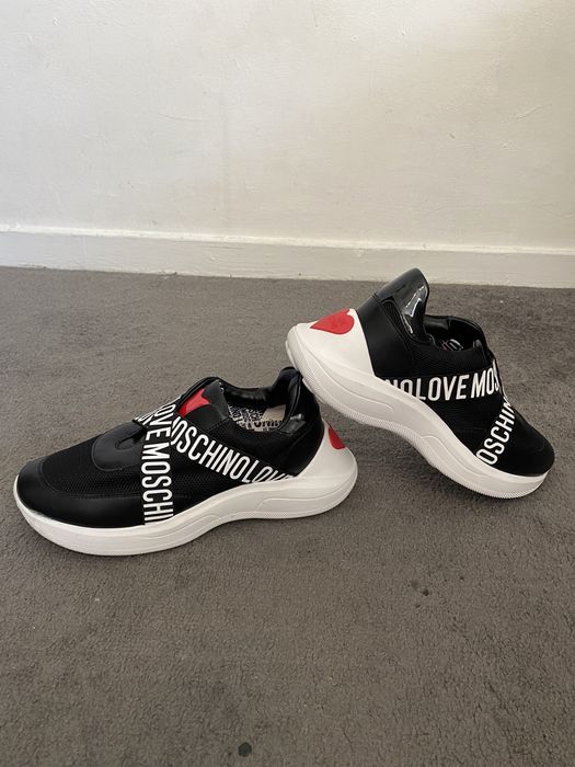 Adidasi moschino