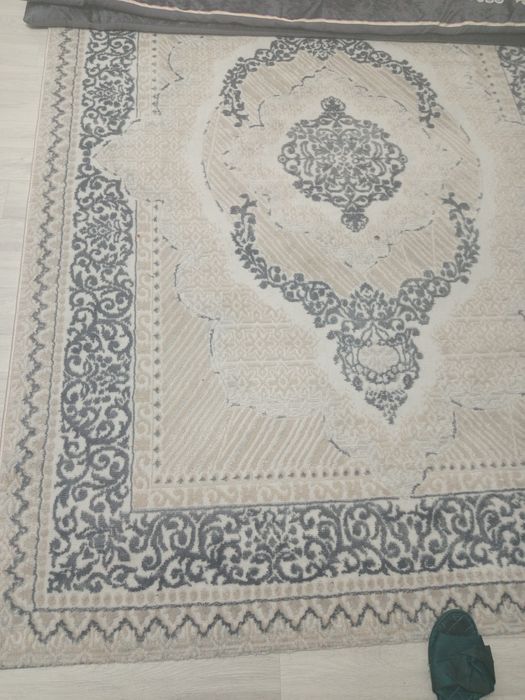 Ковер в отличном состоянии 180-2,5