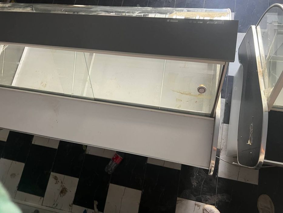 Vitrena xaladilnik Va marazilnik