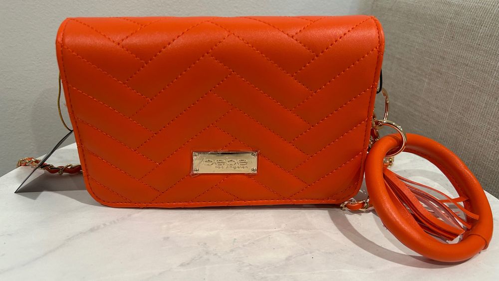 Нова чанта марка Bebe Los Angeles -  Sophia Crossbody