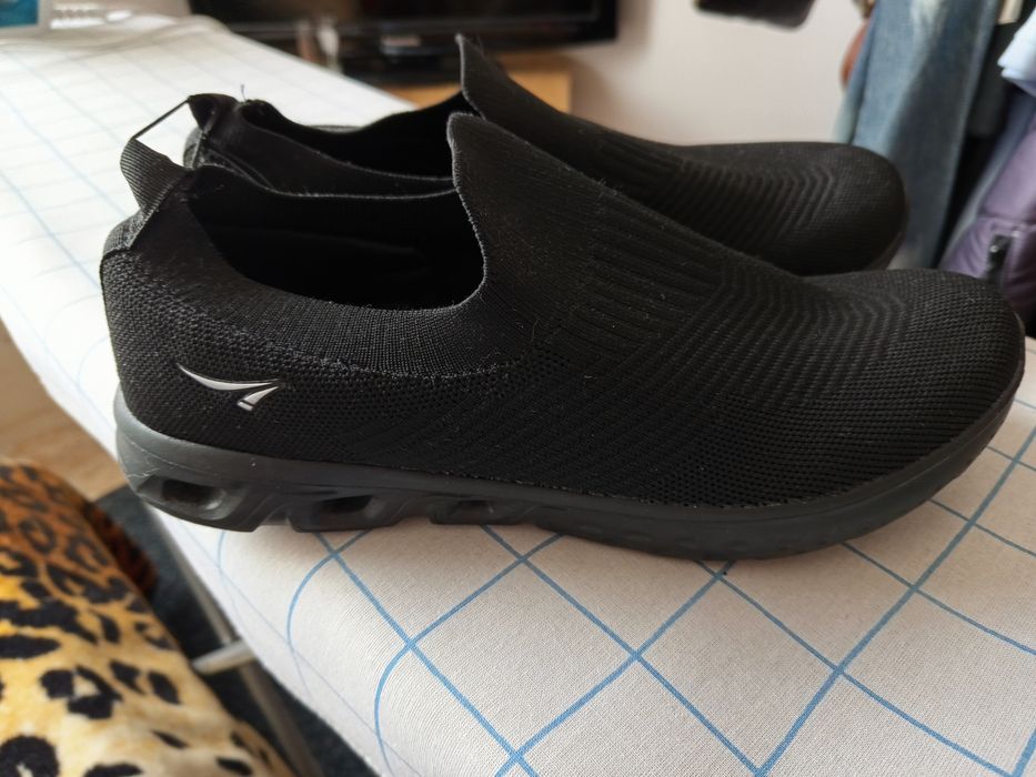 Мъжки маратонки плетени.