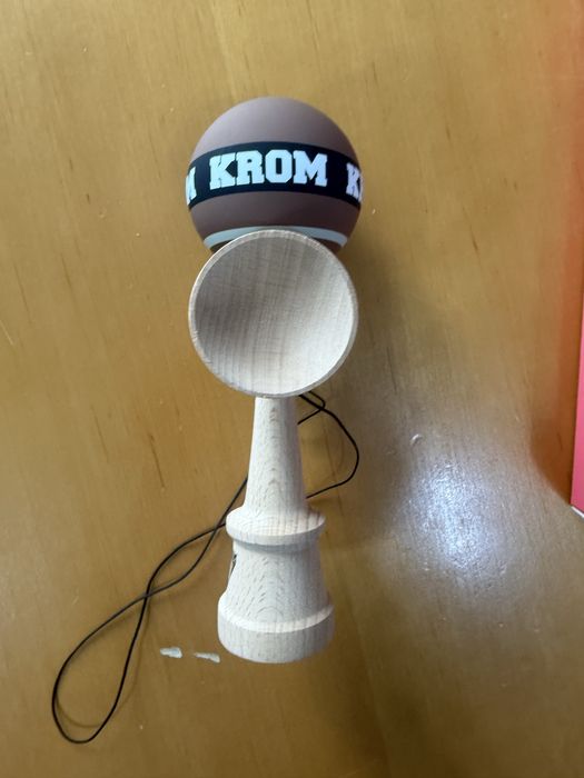 Kendama Krom Strogo