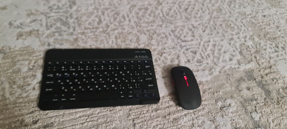 Мышка и клавиратура работают на самсунг и андройд с гарантией