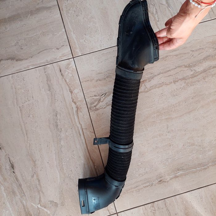 М271 Въздуховод за Мерцедес Ц класа 180 компресор,  200 компресор