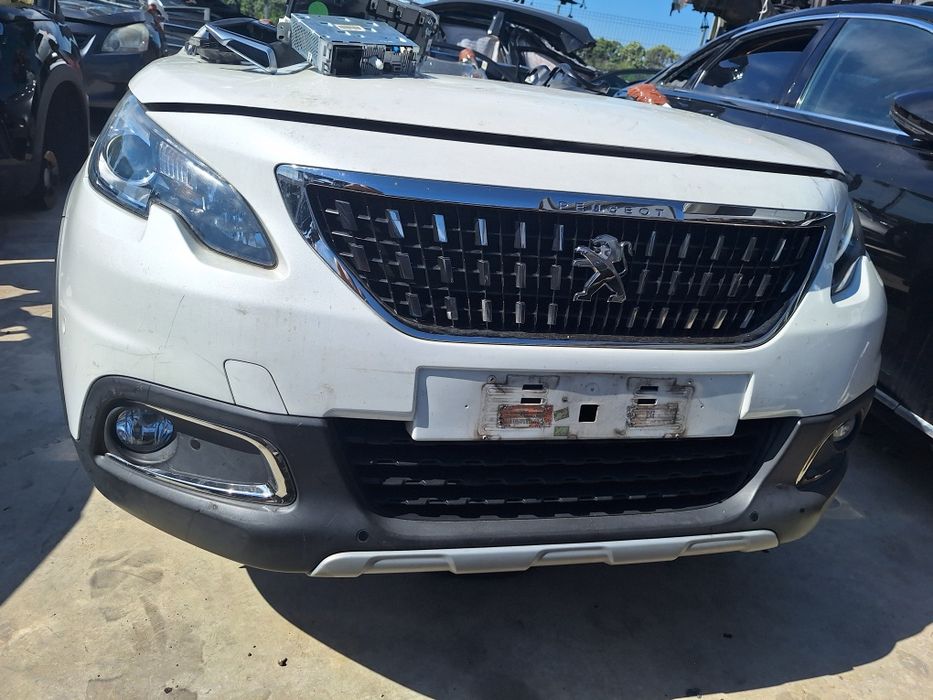 Предна броня с парктроници Peugeot 2008 / Пежо 2008 2016г.