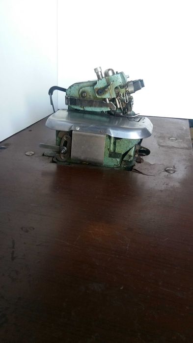 оверлок б /у  сделано в СССР