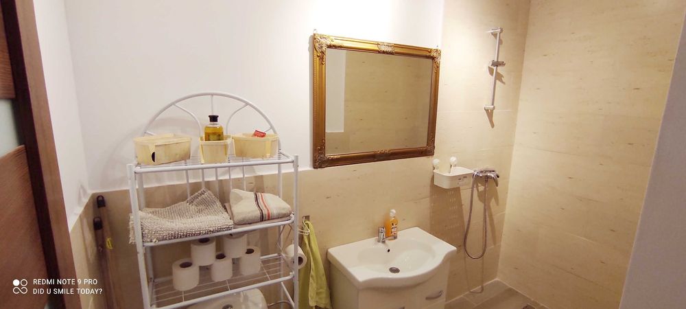 De închiriat apartament 2 camere la curte