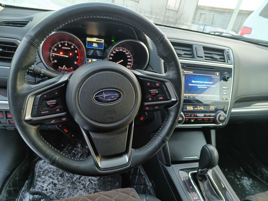 Subaru outback 2018 год 73000 км