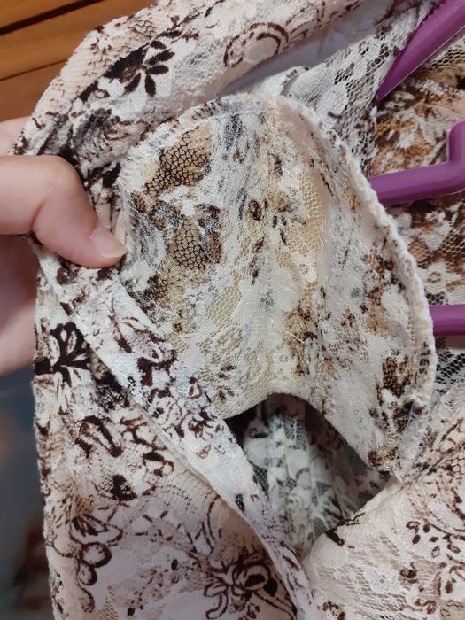 Bluză cu broderie și mâneci clopot mărimea M