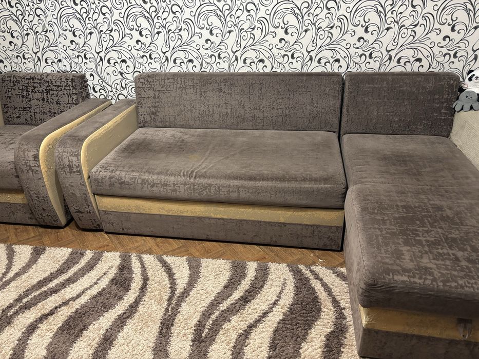 Продам угловой диван с креслом