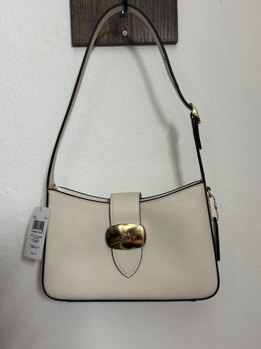 Coach modelul Eliza