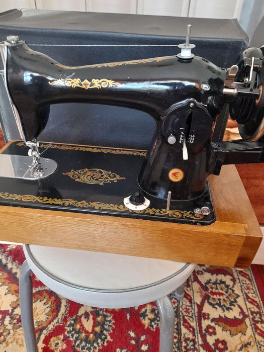 Швейная машинка б/у