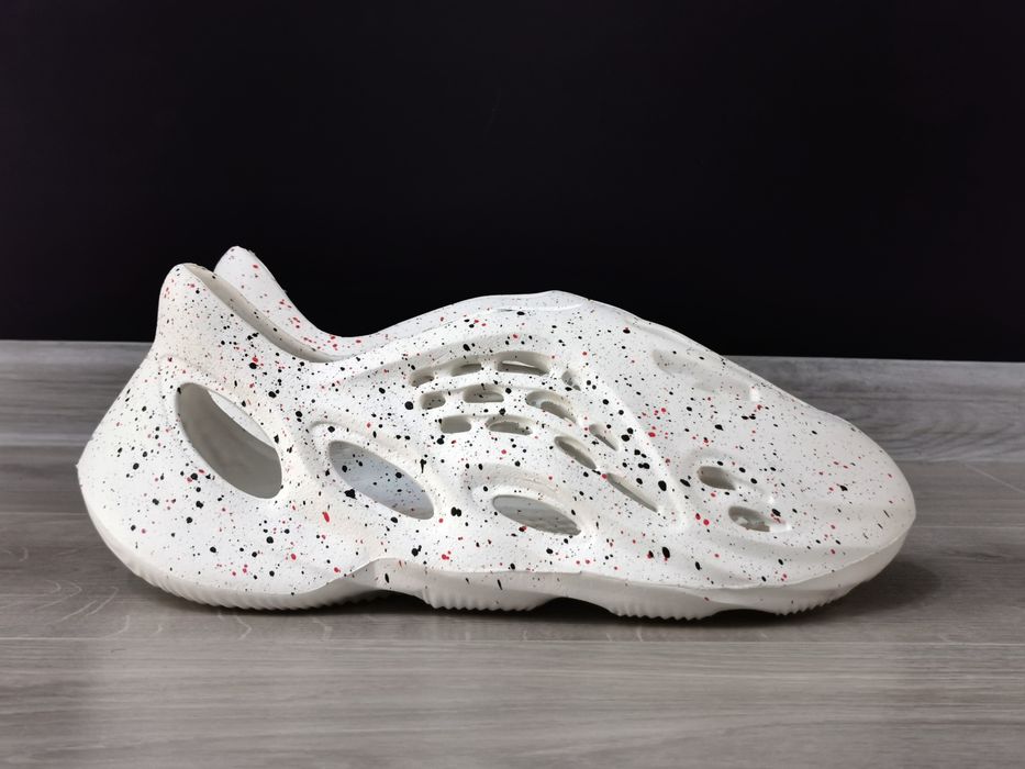 Yeezy foam runner ' Moda si frumusete ' OLX.ro