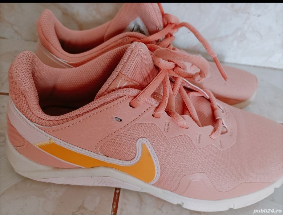 Pantofi Nike mărimea 38.5 femei
