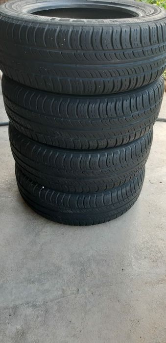 Продам шины размер 195/65/15