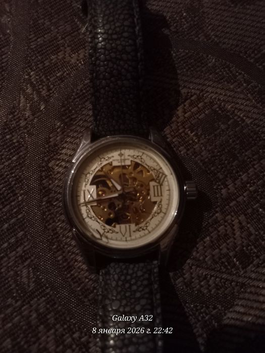 Часы механические